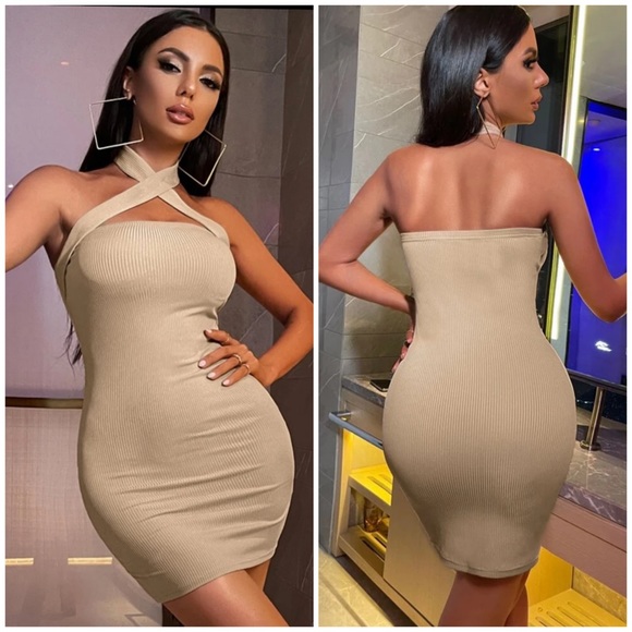 ❤️HOST PICK❤️ NEW Backless Halterneck Cut Out Ribbed Knit Bodycon Dress - Picture 2 of 2